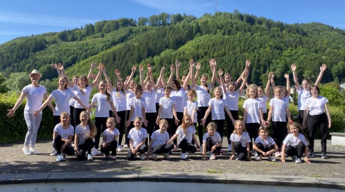 Colour up your Life – Tanzperformance